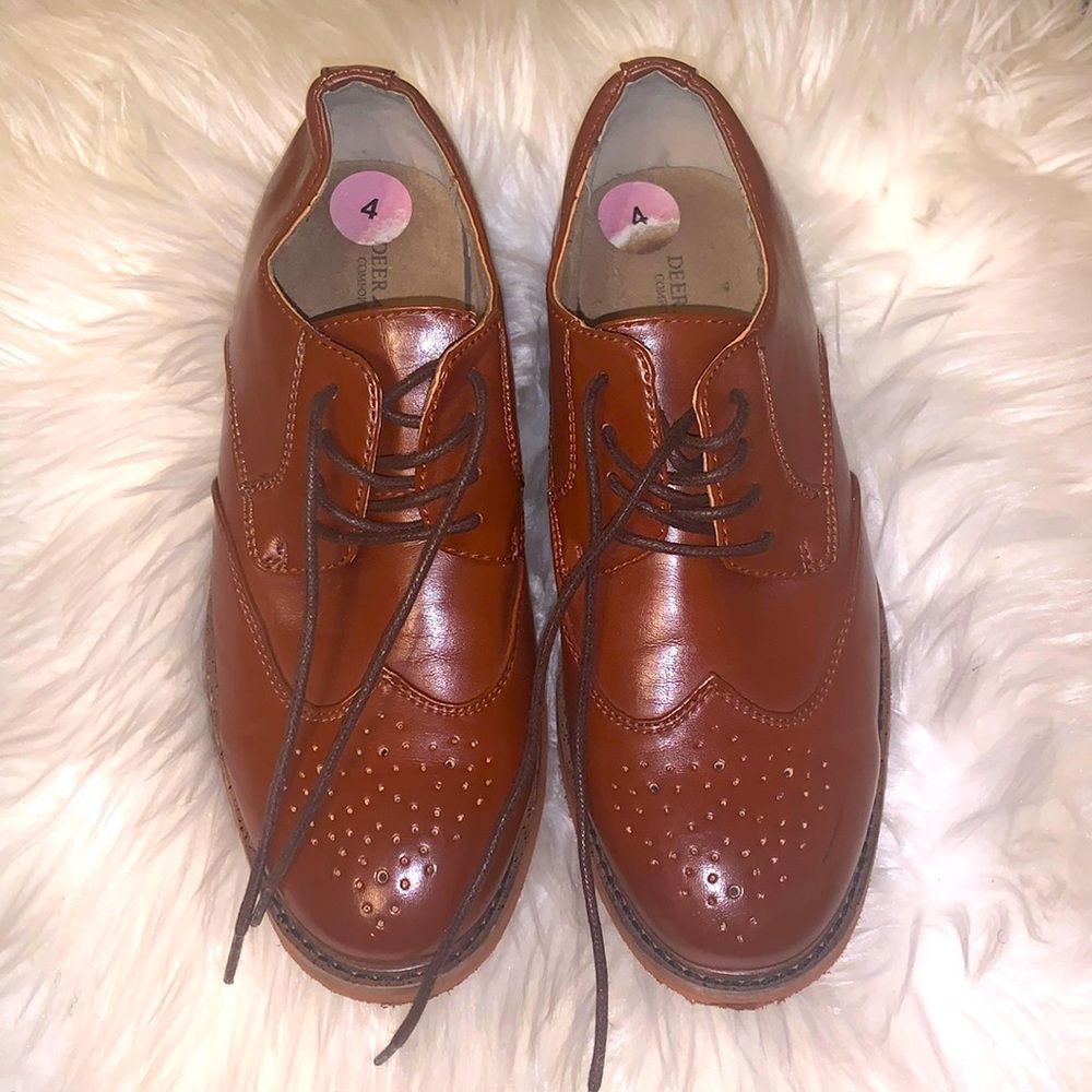 Deer Stags Wing Tips, Size 4
